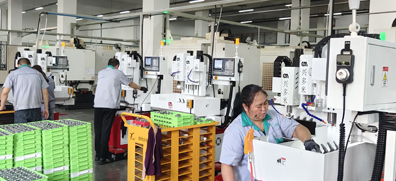 提高小孔自動(dòng)鉆孔機(jī)使用壽命的方法